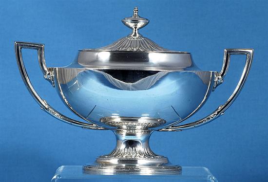 An Edwardian silver two handled sauce tureen on pedestal foot, by William Aitken, width 230mm, weight 12.3oz/385grms.